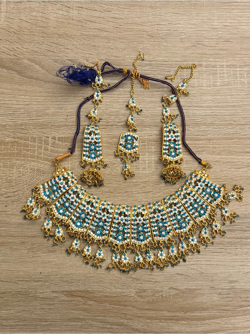 Choker Necklace Set Blue & White rhinestones